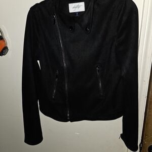 Daytrip Women's Sleek Black Leather Jacket